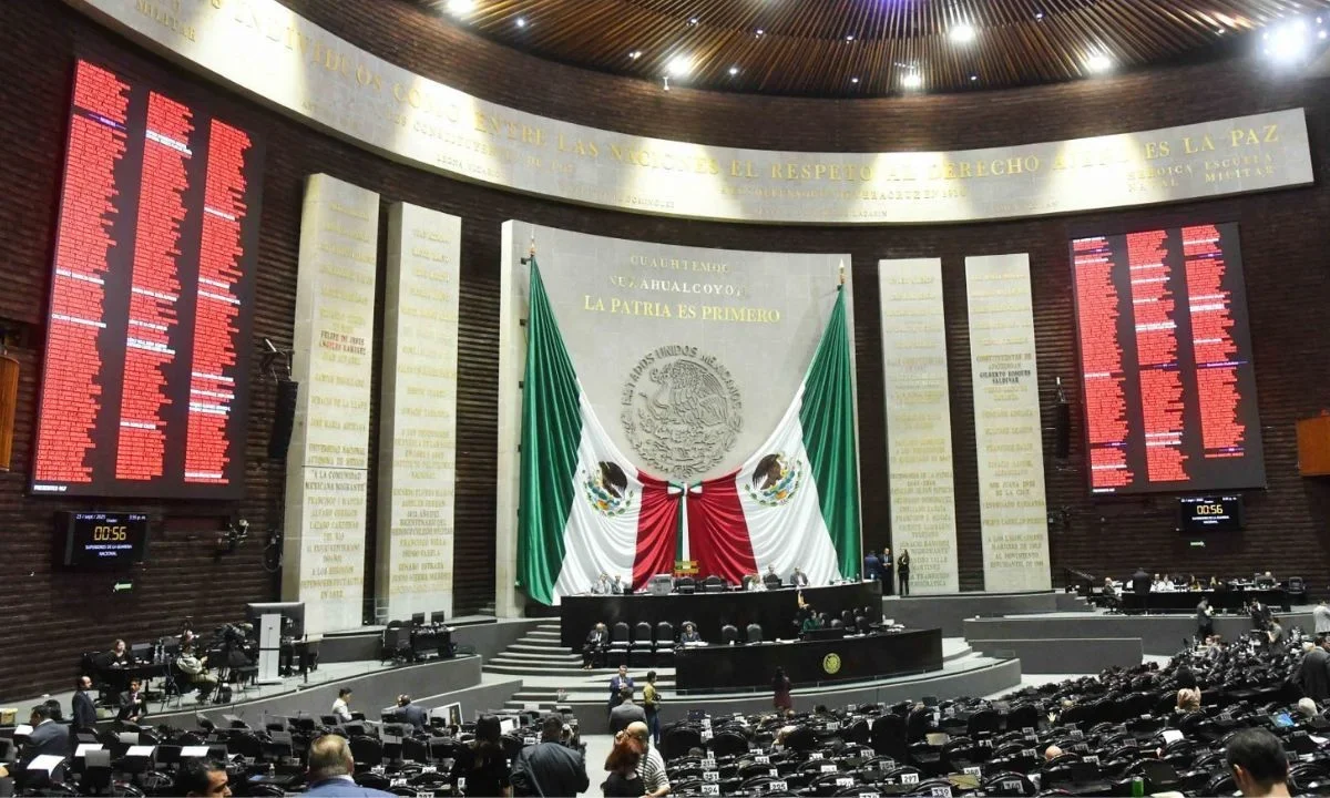 Morena anunció que propondrá, en la Cámara de Diputados, la creación de una comisión especial en la FGR para investigar el huachicol fiscal y la facturación falsa.