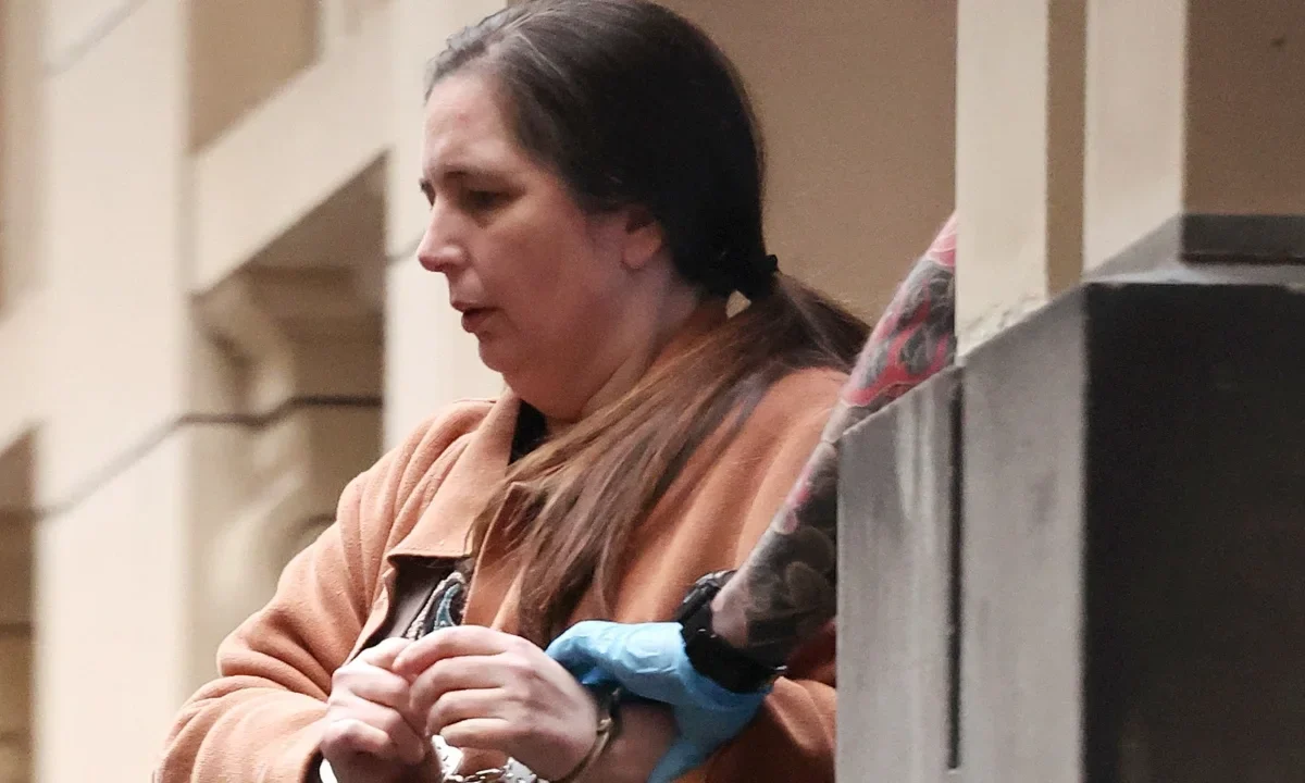 Erin Patterson fue sentenciada a 33 años de prisión por el asesinato de tres familiares mediante hongos venenosos.