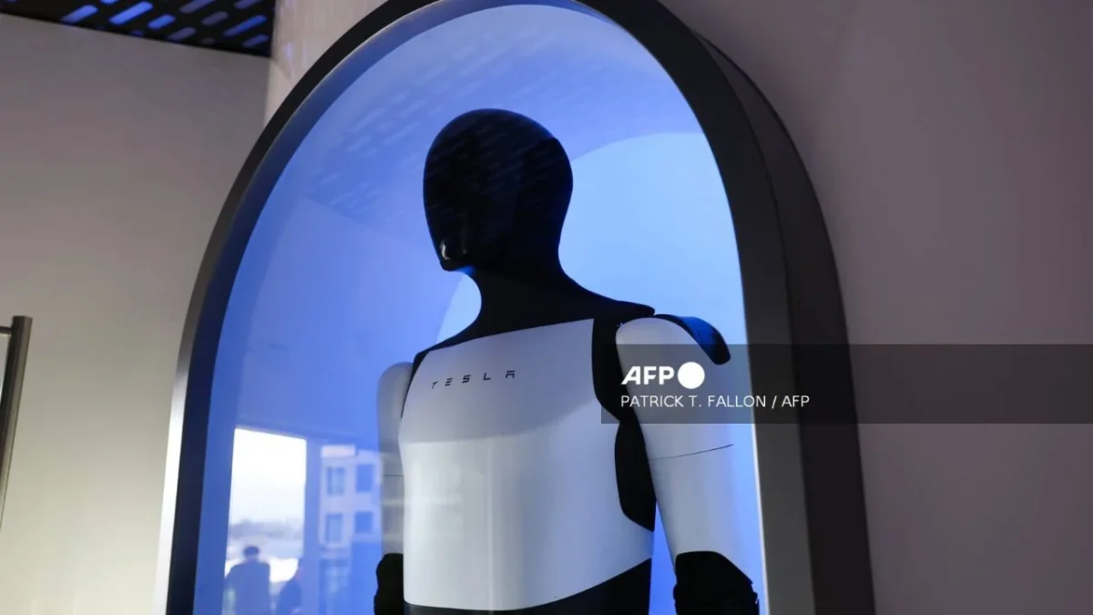 Elon Musk dijo que apuesta todo a su robot humanoide Optimus para devolver el crecimiento a Tesla.