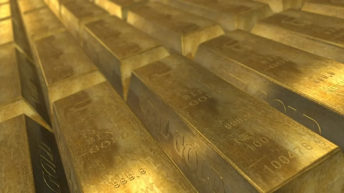 El oro superó el récord histórico de 3 mil 500 dólares la onza.