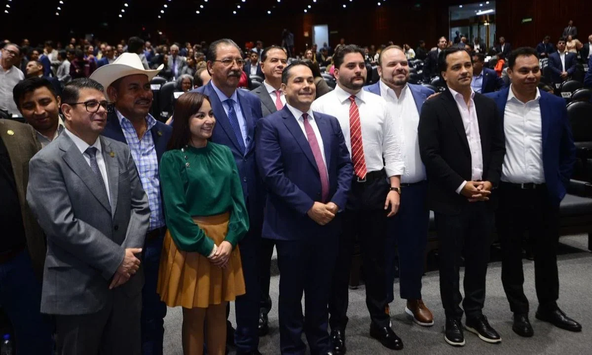 Oscar Daniel del Río Serrano rinde protesta, en la Cámara de Diputados, como titular del OIC de la FGR.