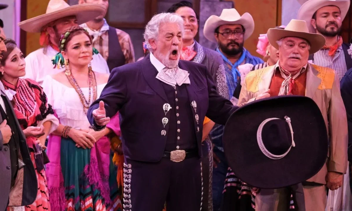 Ovacionan a Plácido Domingo en la reapertura de 'El Orgullo de Jalisco'