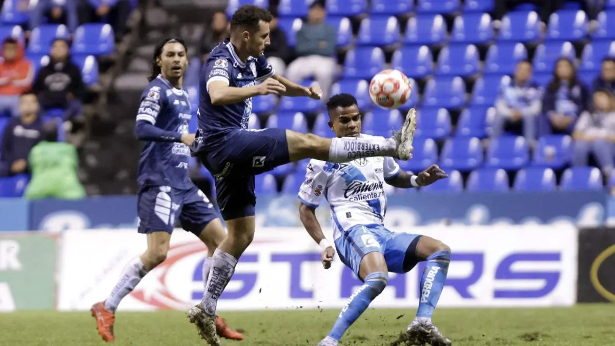 Los Tuzos del Pachuca rescata un empate en su visita a Puebla.