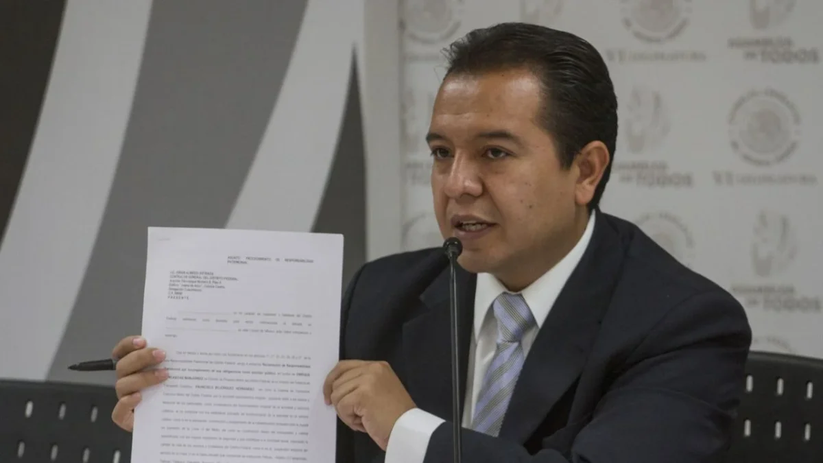 El Paquete Económico 2026 debe tener fondo de mitigación arancelaria, consideró el vicecoordinador económico del PAN, Héctor Saúl Téllez Hernández.