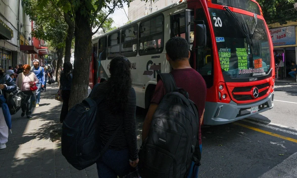 Los universitarios de Ecatepec pueden acceder al programa "Universitarios en Movimiento para el Bienestar" que otorga pasajes gratis.