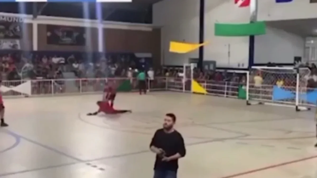 Un portero de futbol sala muere tras detener un penalti con el pecho.