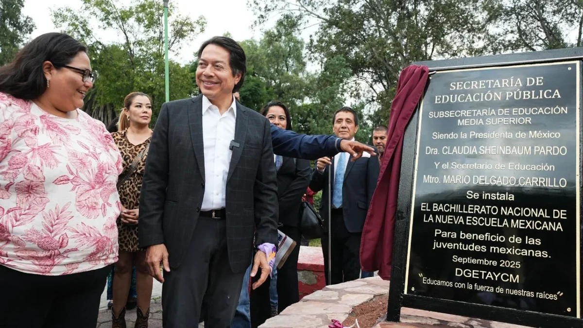 Mario Delgado y Citlali Hernández presentaron la "Declaratoria de Cero Tolerancia a las Violencias" en planteles de bachillerato.