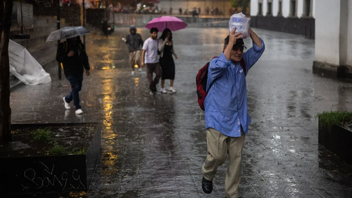 La Alerta Amarilla por lluvia y granizo se mantendrá vigente hasta las 23:00 horas de este sábado, de acuerdo con Protección Civil de CDMX.