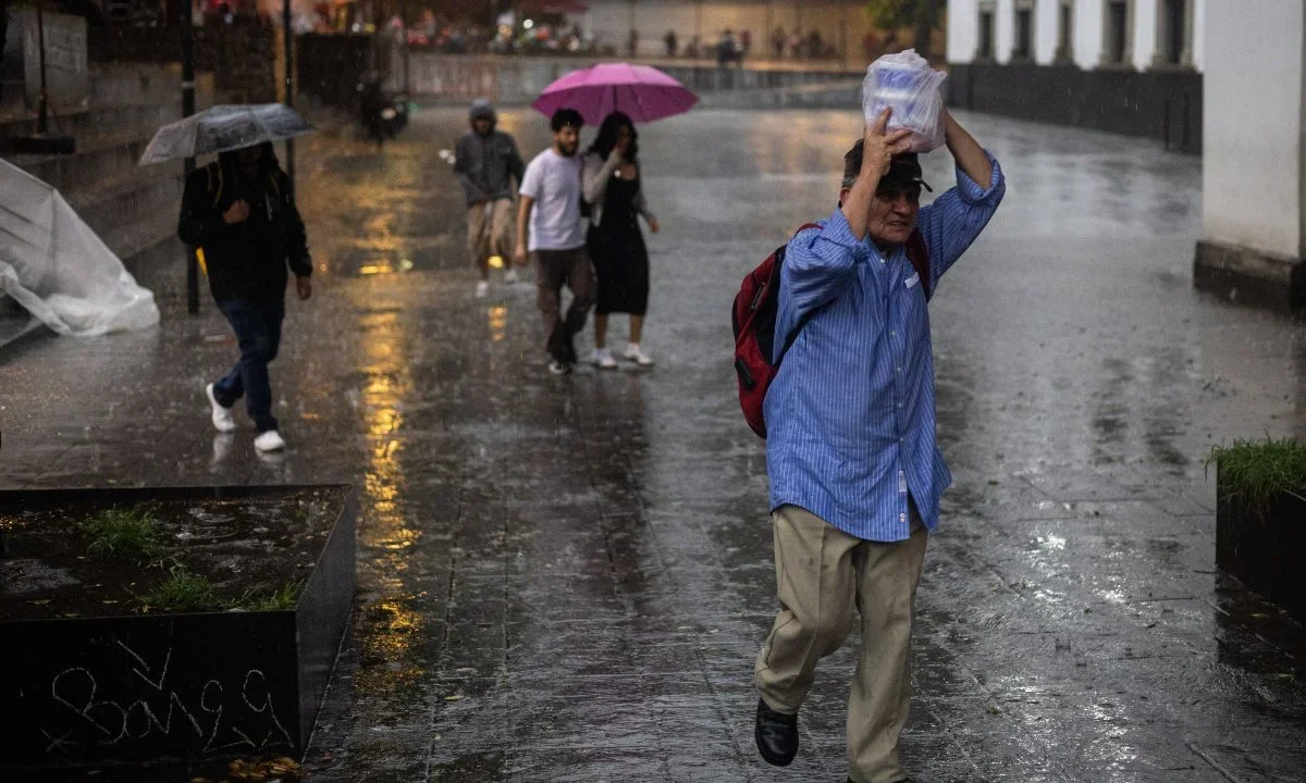 La Alerta Amarilla por lluvia y granizo se mantendrá vigente hasta las 23:00 horas de este sábado, de acuerdo con Protección Civil de CDMX.
