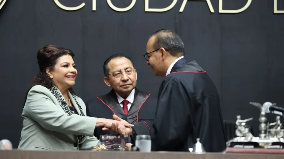 Clara Brugada acudió como invitada a la imposición de togas a jueces y magistrados del Poder Judicial CDMX.