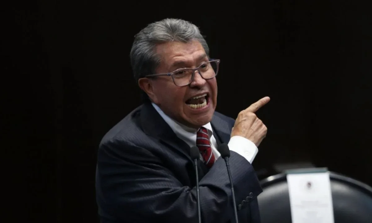 Ricardo Monreal sacó de la agenda legislativa el análisis de la jornada laboral de 40 horas.