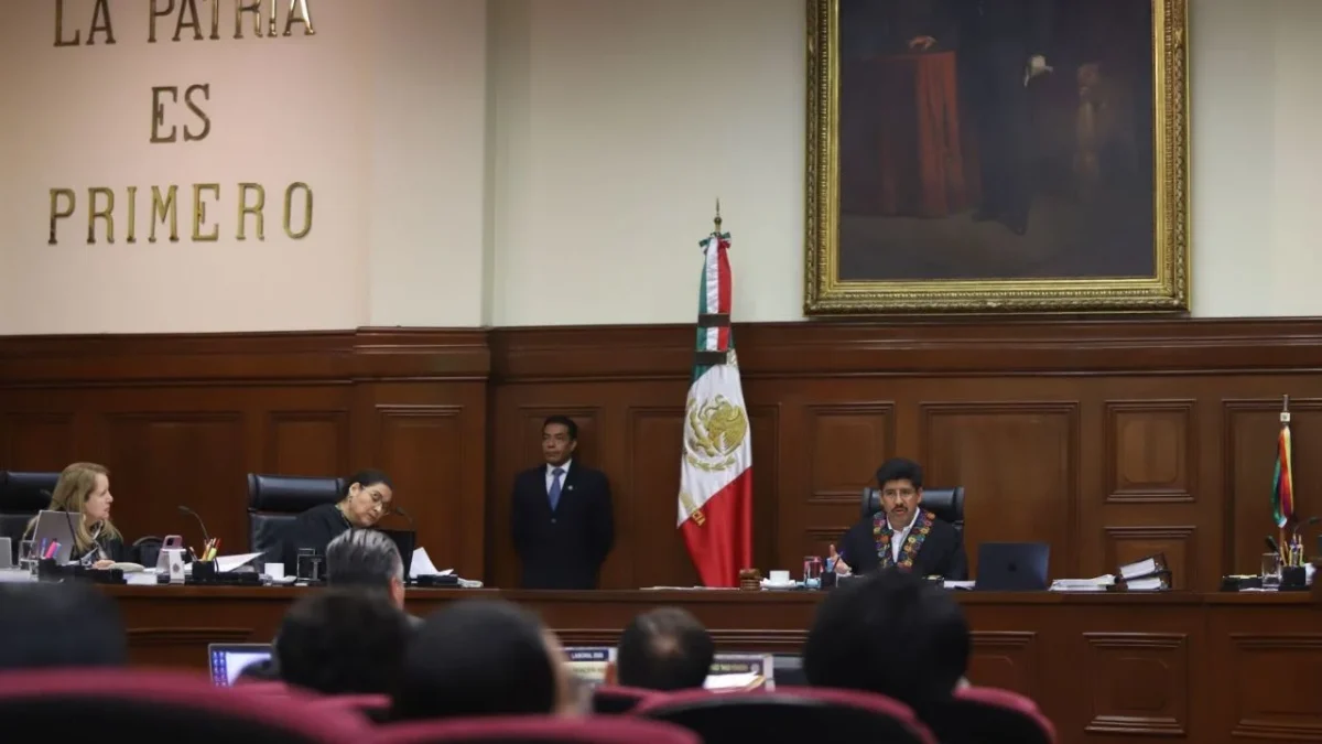 Tras la reunión presidida por Hugo Aguilar Ortiz, los pensionados del IMSS levantaron su movilización en la calle Pino Suárez.