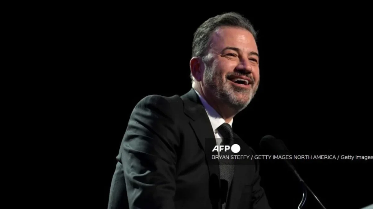 Jimmy Kimmel regresa a su programa nocturno tras cancelación.