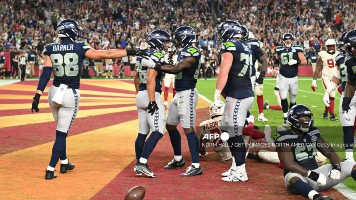 Los Seattle Seahawks salieron del fondo de la clasificación tras vencer dramáticamente 20-23 a los Arizona Cardinals.