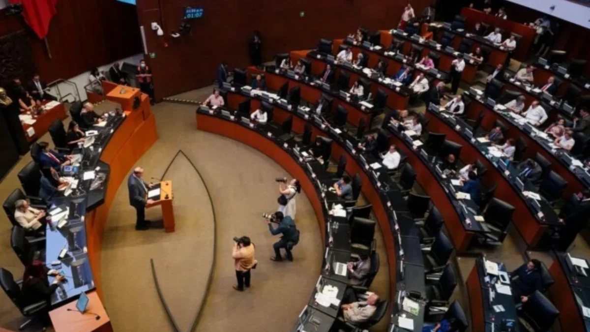 El Senado discutirá en parlamento abierto la iniciativa presidencial sobre Amparo; oposición acusa riesgos de limitar derechos.