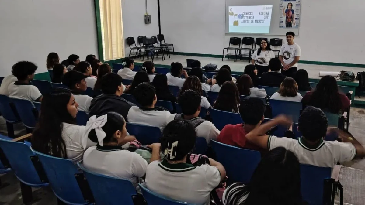 Las acciones de Salud en tu Barrio, continuaron en la cabecera municipal de Escárcega, e impartió un taller psicoeducativo de adicciones.