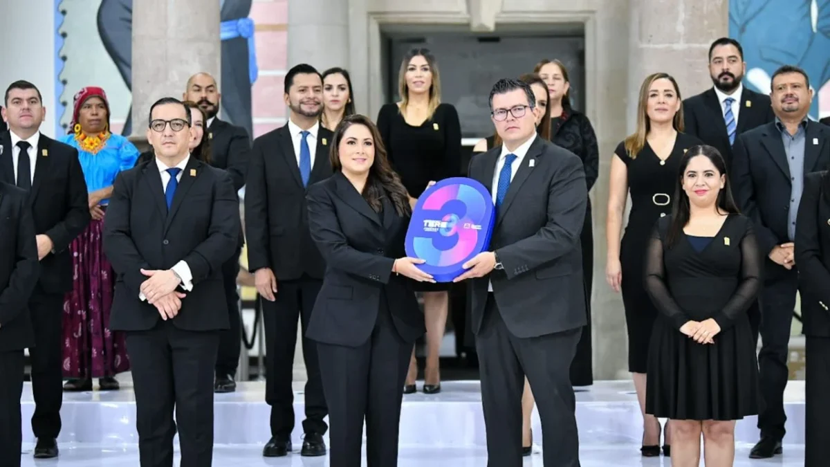 La gobernadora de Aguascalientes, Tere Jiménez, entregó en tiempo y forma su Tercer Informe de Gobierno al Congreso de la entidad.