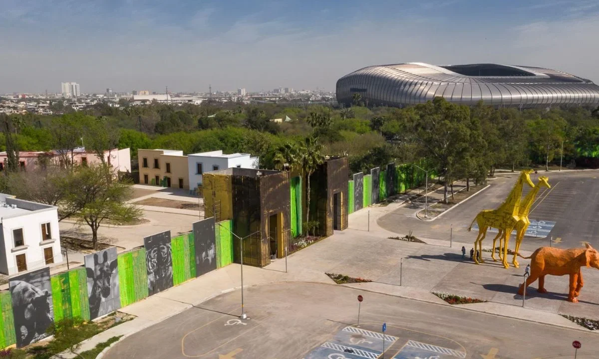Trasladan a la osa 'Mina' de zoológico de La Pastora a la Fundación Invictus