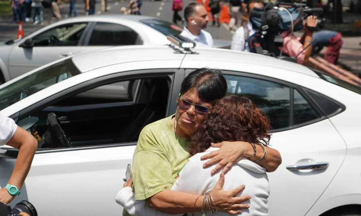 Una persona lesionada y tres más con crisis de pánico, fue el saldo que dejó el Segundo Simulacro Nacional en la CDMX.
