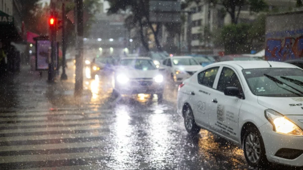 La alerta amarilla estará vigente hasta las 22:00 horas de este sábado, por lo que Protección civil pidió a ciudadanos tomar precauciones.