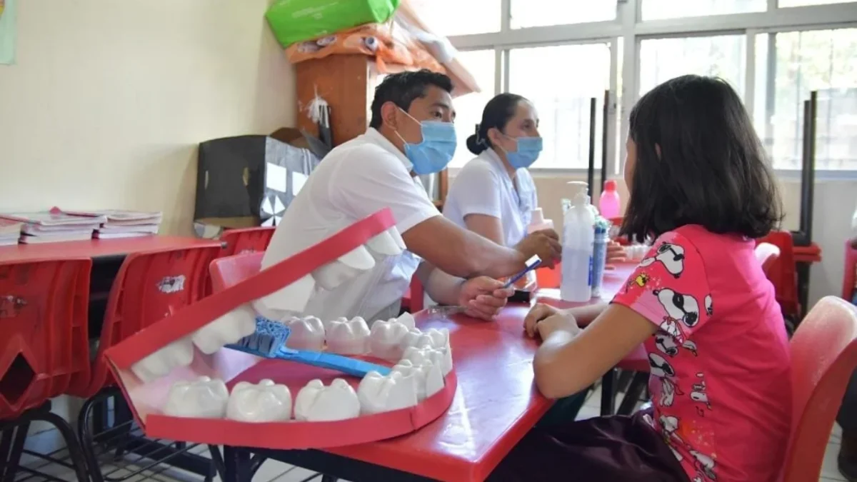 Brigadas de salud promueven alimentación sana y actividad física en escuelas primarias de Campeche.