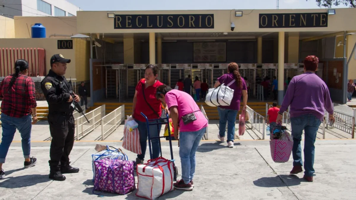 Investigación. La SSC informó que tras la desaparición del reo, custodios y el director del Reclusorio Oriente fueron llevados al Ministerio Público.