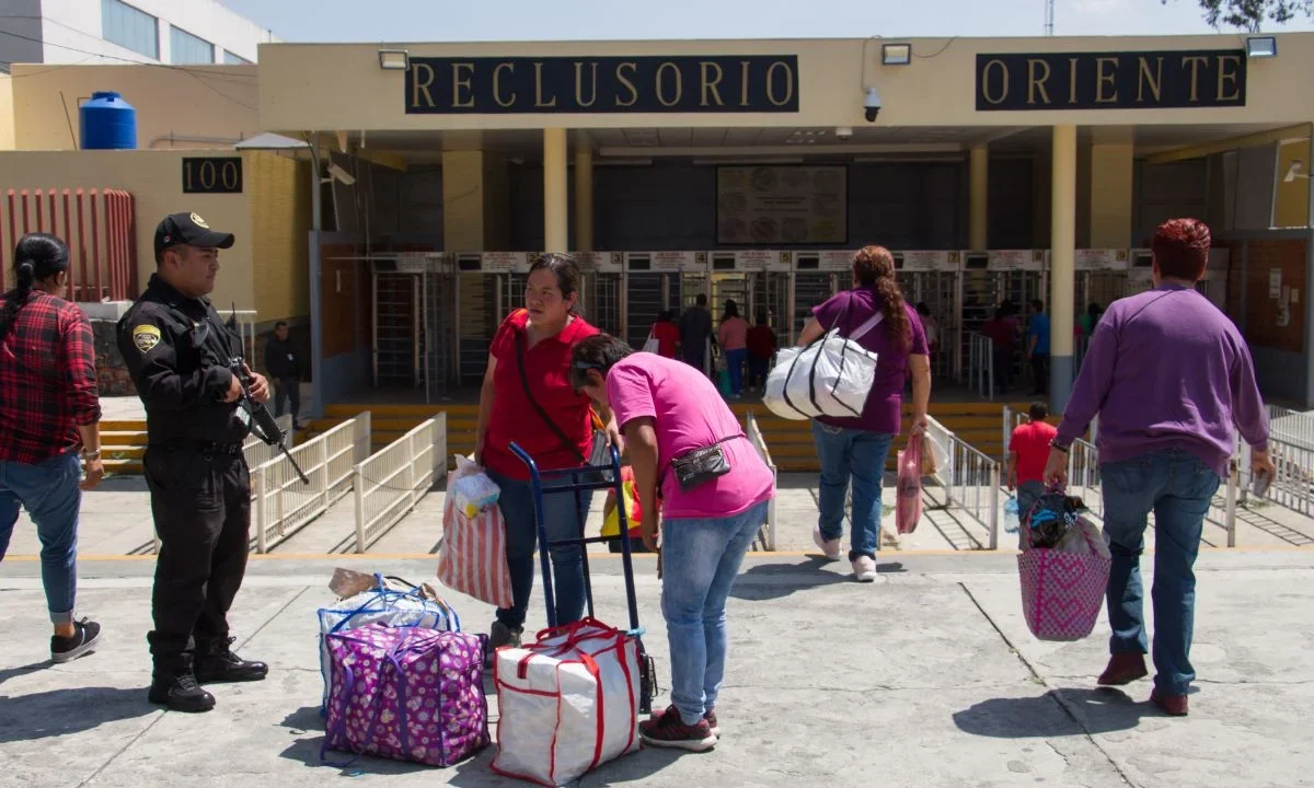 Investigación. La SSC informó que tras la desaparición del reo, custodios y el director del Reclusorio Oriente fueron llevados al Ministerio Público.