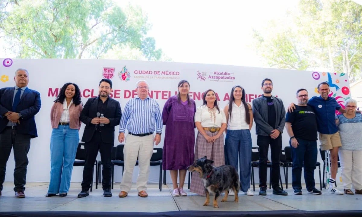 Clara Brugada inauguró la primera megaclase de Inteligencia Artificial en la CDMX, que reunió a más de dos mil asistentes.