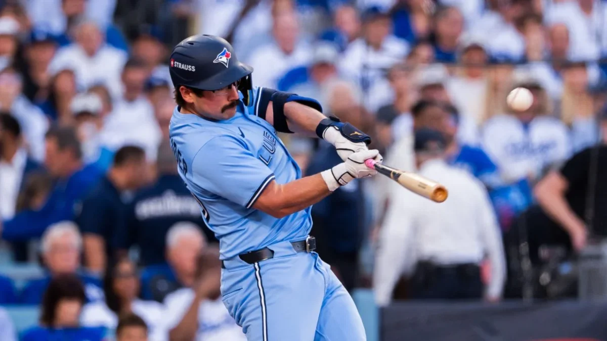 La novena canadiense inició el último partido a disputarse en el Dodger Stadium con un ataque impecable