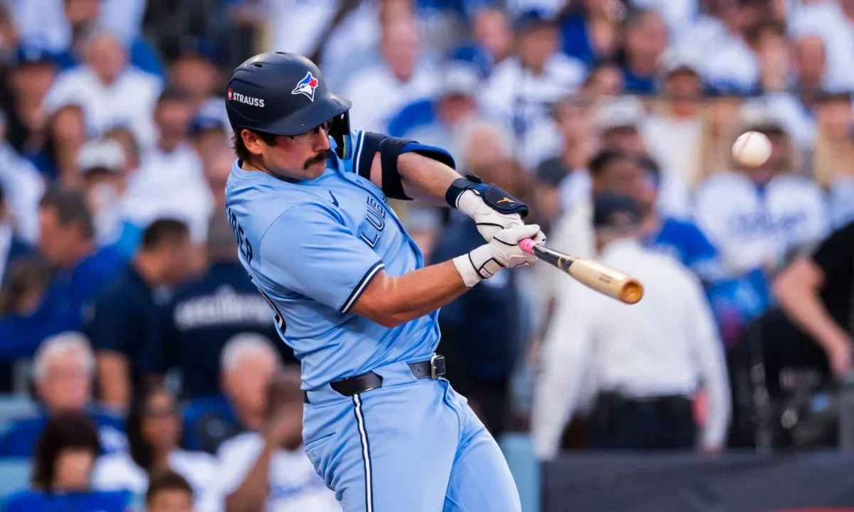 La novena canadiense inició el último partido a disputarse en el Dodger Stadium con un ataque impecable