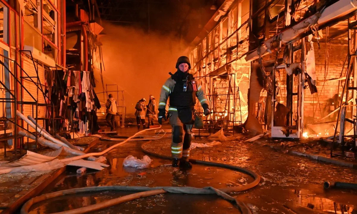 Bombardeo ruso deja a Chernóbil sin electricidad, ataque afecta a reactor nuclear