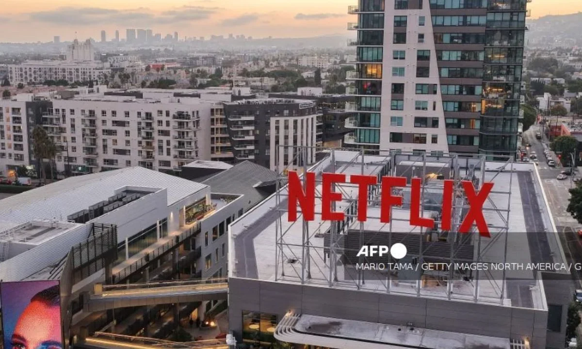 Caen acciones de Netflix por aranceles y Musk