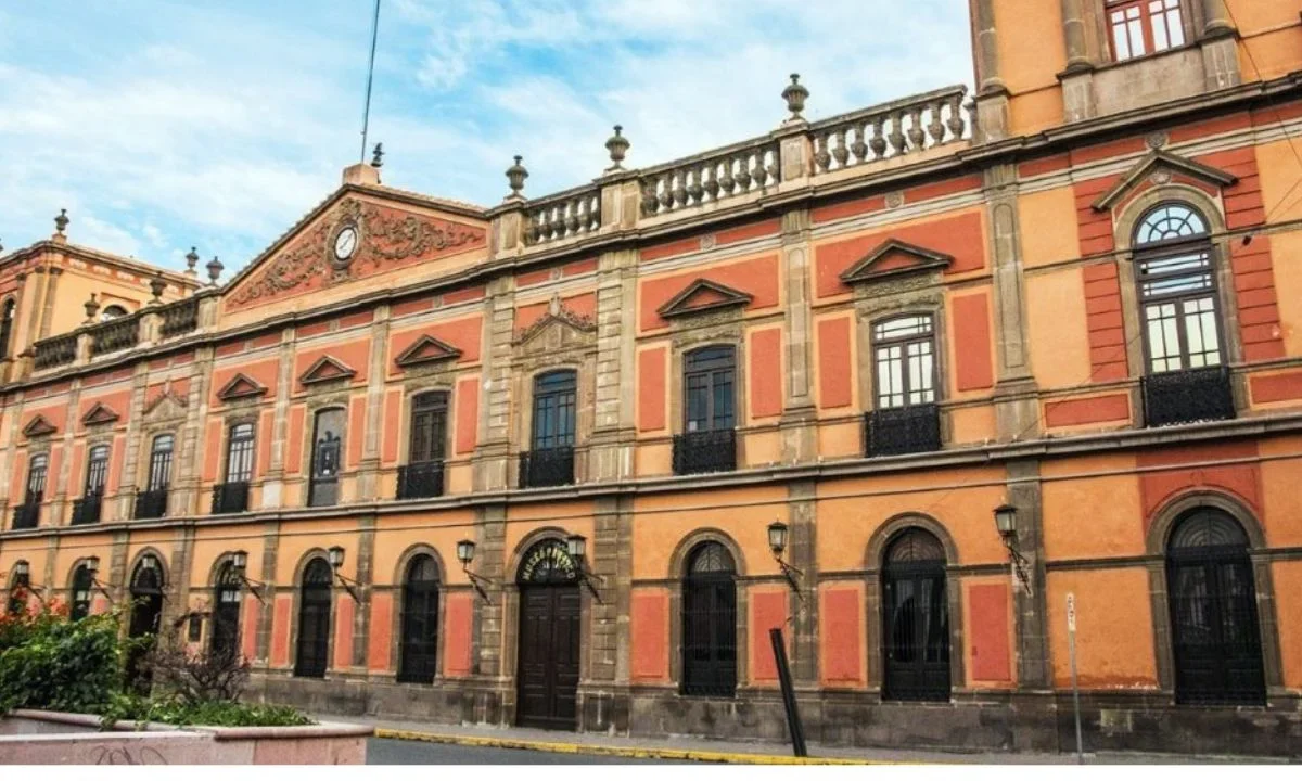 Mantienen paro de actividades en la UASLP debido al caso de una violación tumultuaria ocurrida en las instalaciones de la Federación Universitaria Potosina.
