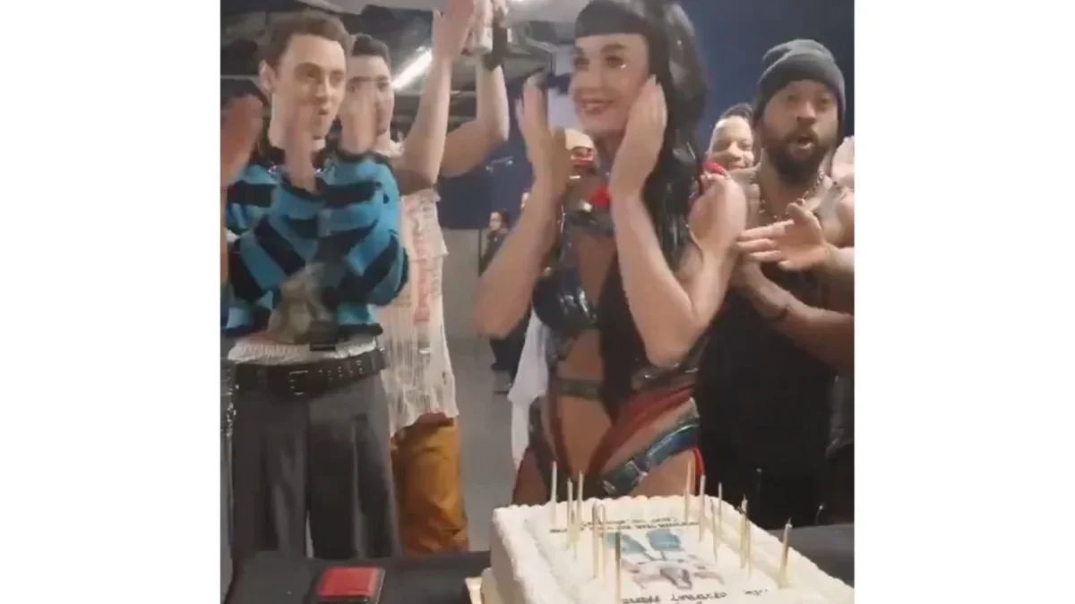 Katy Perry no ha emitido declaraciones respecto al video donde esta destruye su pastel de cumpleaños