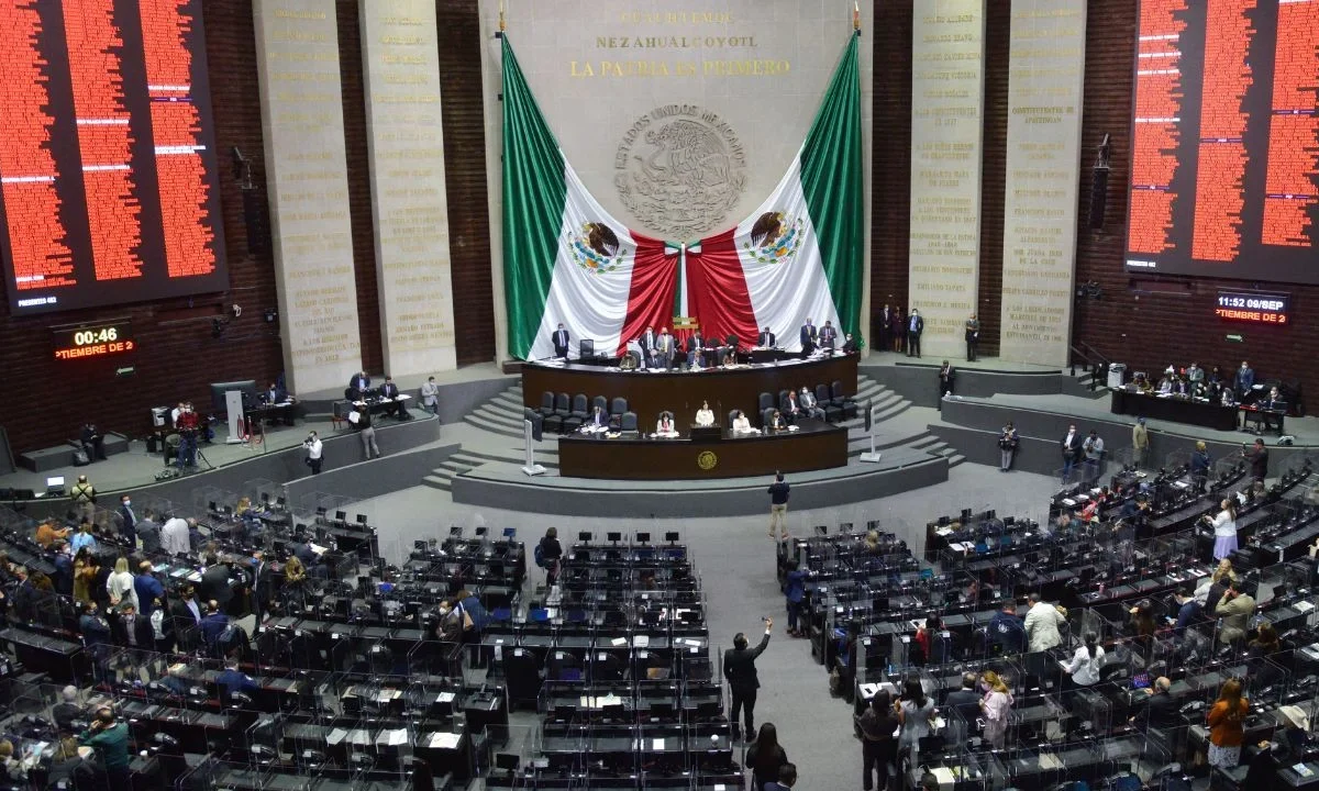 La oposición advirtió que en la Ley Orgánica de la Armada quieren “meter mano” en Inteligencia Artificial, sin tener una ley en la materia, ya que en México no existe una regulación