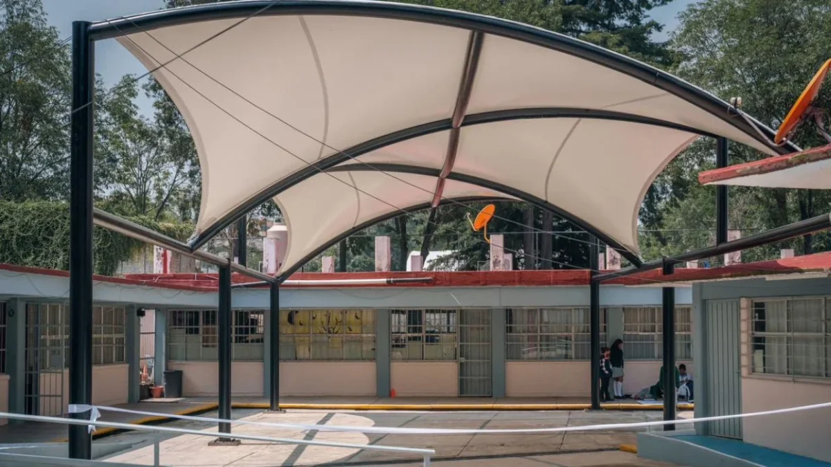 Gaby Osorio inaugura arcotecho en Telesecundaria 101 y cumple con demandas estudiantiles