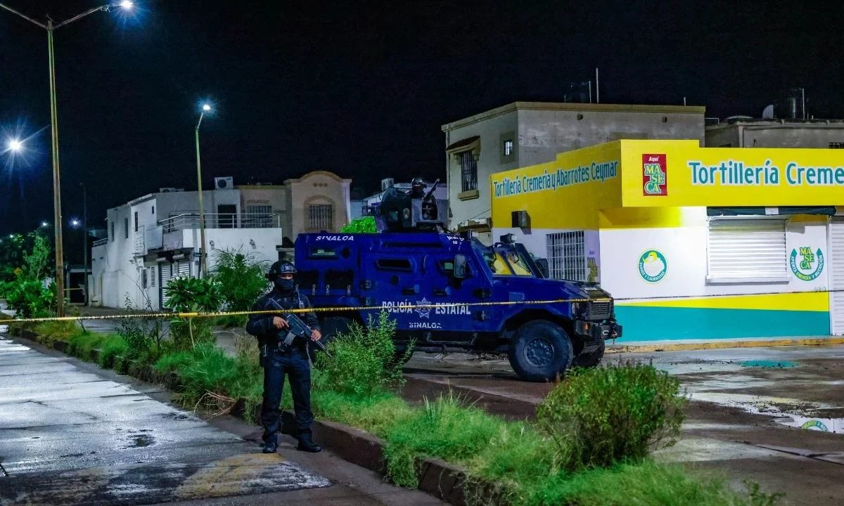 Una jornada violenta sacudió el norte de Culiacán, Sinaloa cuando una agente de la Policía Estatal Preventiva fue asesinada durante un patrullaje en el fraccionamiento Stanza Cantabria