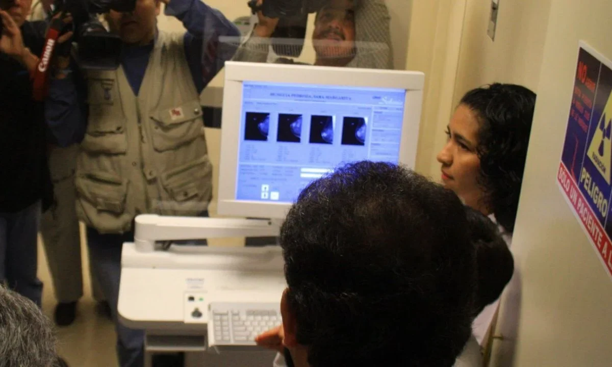 Instala IMSS en CFE mastógrafo para atender a trabajadoras de esa empresa