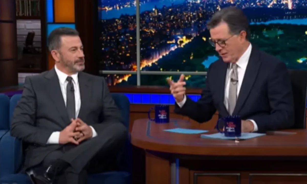 Jimmy Kimmel y Stephen Colbert se reúnen para contar anécdotas y 'burlarse' de Trump