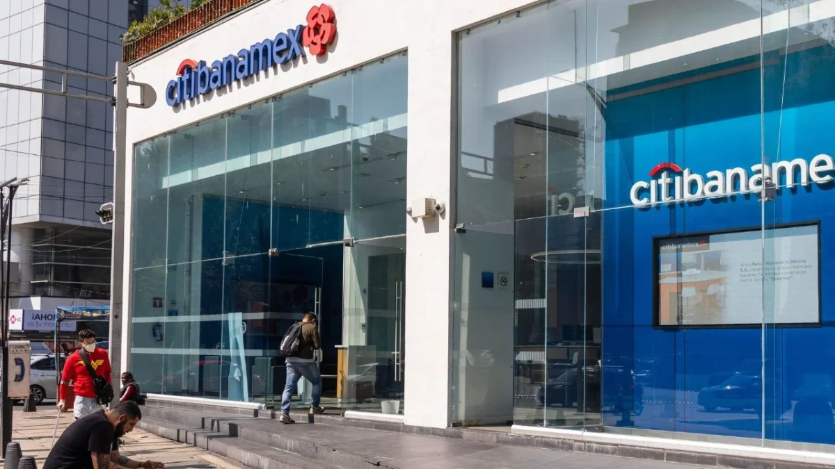 Larrea pierde 190.3 mmdp tras la oferta por Banamex