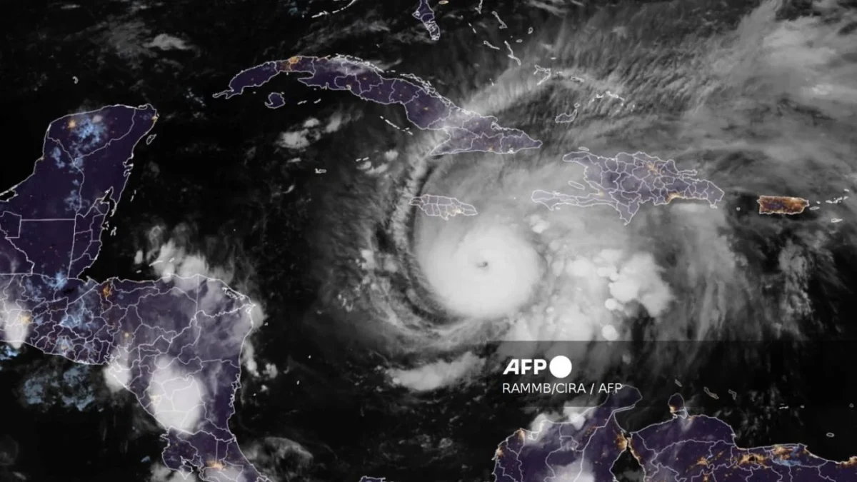 Melissa podría ser huracán categoría 5, SRE alerta a mexicanos en Jamaica