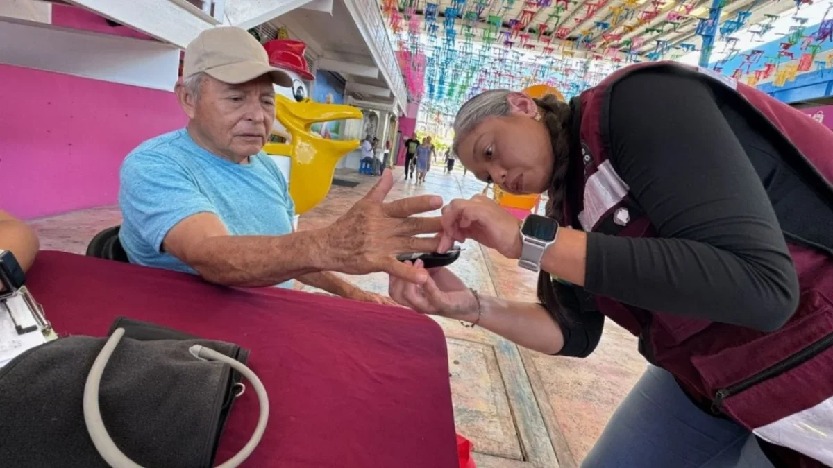 En Carmen, continúan las acciones de detección gratuita para diabetes e hipertensión arterial para la salud de los habitantes.