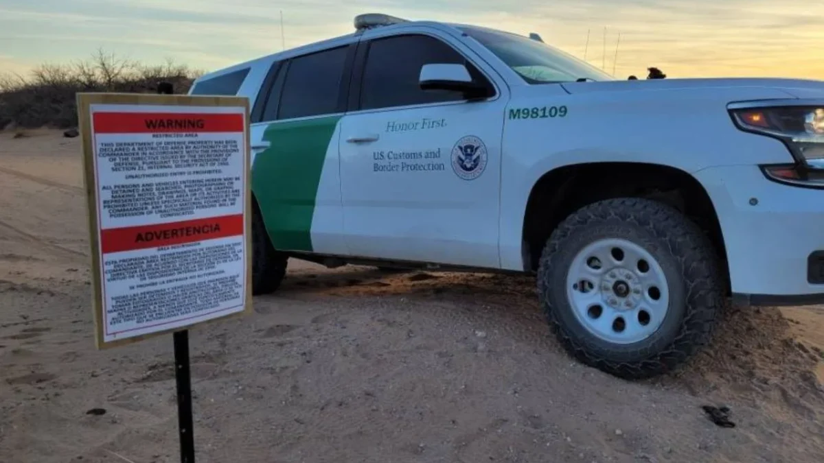 Dos migrantes muertos y cinco heridos tras una persecución vehicular