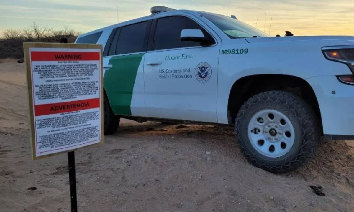 Dos migrantes muertos y cinco heridos tras una persecución vehicular