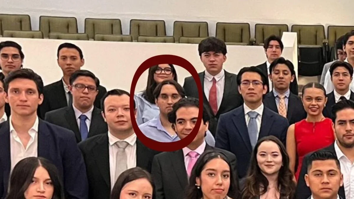 Participa hijo de AMLO en parlamento juvenil del Senado