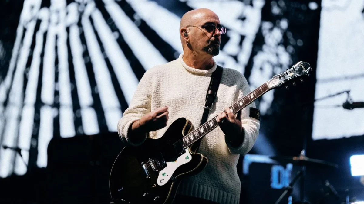 Se confirma que el regreso a los escenarios de Arthurs, guitarrista de Oasis, está programado para noviembre