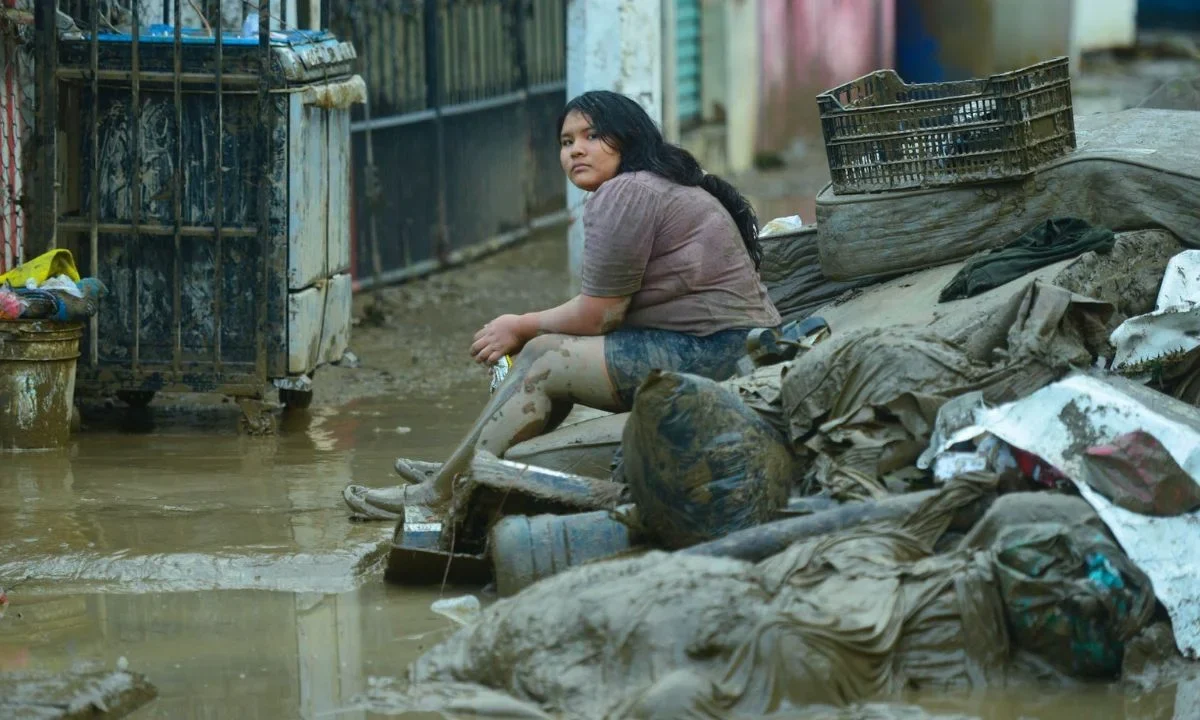 En el municipio de Álamo Temapache, cientos de familias continúan viviendo entre el lodo y los escombros tras las fuertes lluvias que provocaron severas inundaciones
