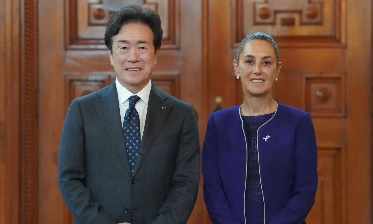 Sheinbaum se reúne con el director ejecutivo mundial de Mazda en Palacio Nacional
