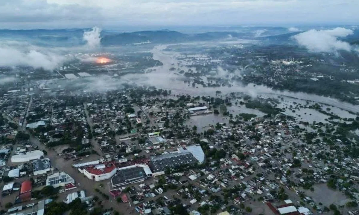 A damnificados por lluvias no les hará falta nada: Sheinbaum