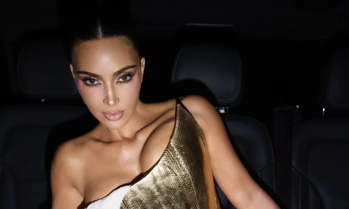 Kim Kardashian revela un aneurisma cerebral por estrés vivido durante divorcio.